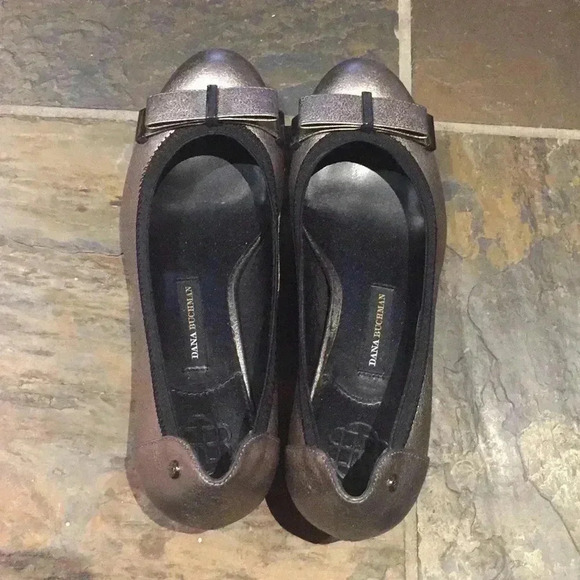 Dana Buchman pewter bow cap mini wedge sz 10 - Picture 2 of 5